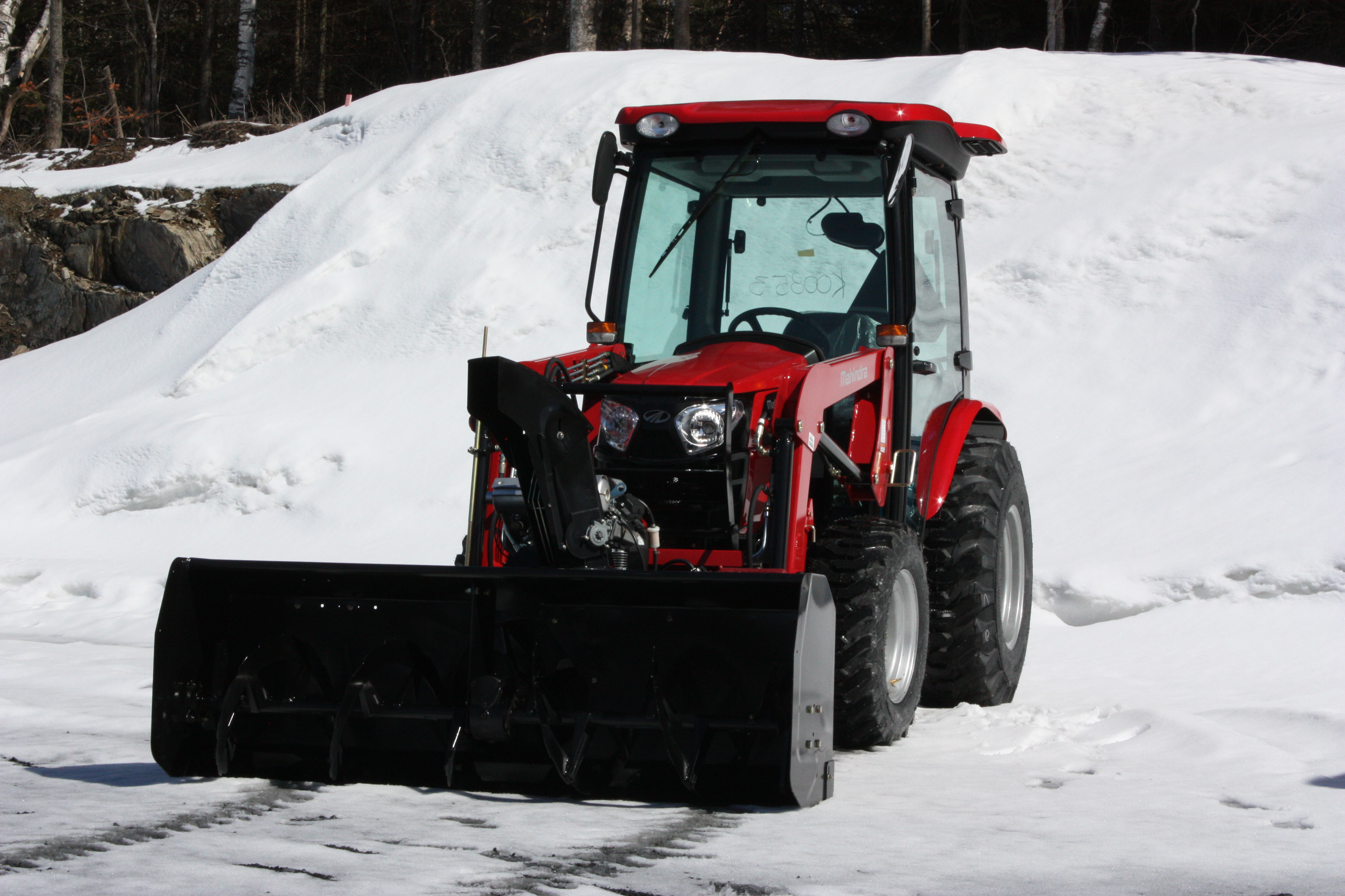 72″ Vantage Snowblower for tractors equipped with "Skid Steer" style attach